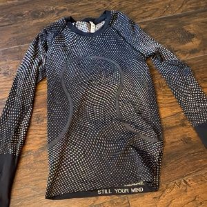 Lululemon long sleeve swiftly tech: SIZE 6